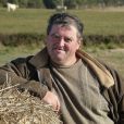  Jean-Marc, 52 ans, est viticulteur et éleveur de vaches allaitantes en Bourgogne. Candidat de "L'amour est dans le pré 2017".  