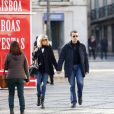 Emmanuel Macron et sa femme Brigitte Macron (Trogneux) se promènent dans le quartier de la vieille ville à Lisbonne lors de leurs vacances au Portugal, le 26 décembre 2016.