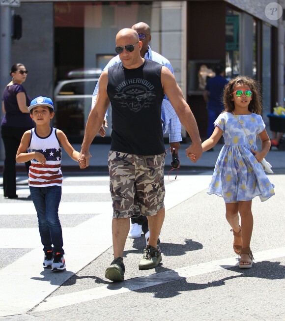 Exclusif - Vin Diesel fait du shopping avec ses enfants Hania et Vincent Sinclair à Beverly Hills, le 22 août 2016