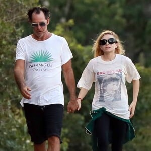 Ashley Olsen et son compagnon Richard Sachs se baladent sur l'île de Saint-Barthélémy, le 1er janvier 2017