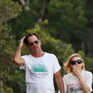 Ashley Olsen et son compagnon Richard Sachs se baladent sur l'île de Saint-Barthélémy, le 1er janvier 2017