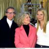 Gwyneth Paltrow et son père Bruce ainsi que sa mère Blythe Danner à la première du film Austin Powers, à Los Angeles, le 23 juillet 2002