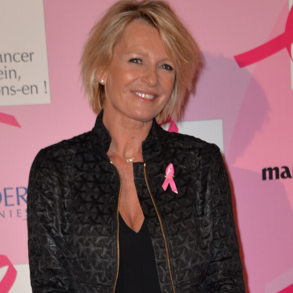 Sophie Davant - Soirée de lancement d'Octobre Rose (le mois de lutte contre le cancer du sein) au Palais Chaillot à Paris le 28 septembre 2015. Lors de cette soirée prestigieuse, les équipes de l'association "Le cancer du sein, Parlons-en!" et les dirigeants du groupe Estée Lauder illumineront la Tour Eiffel en rose.