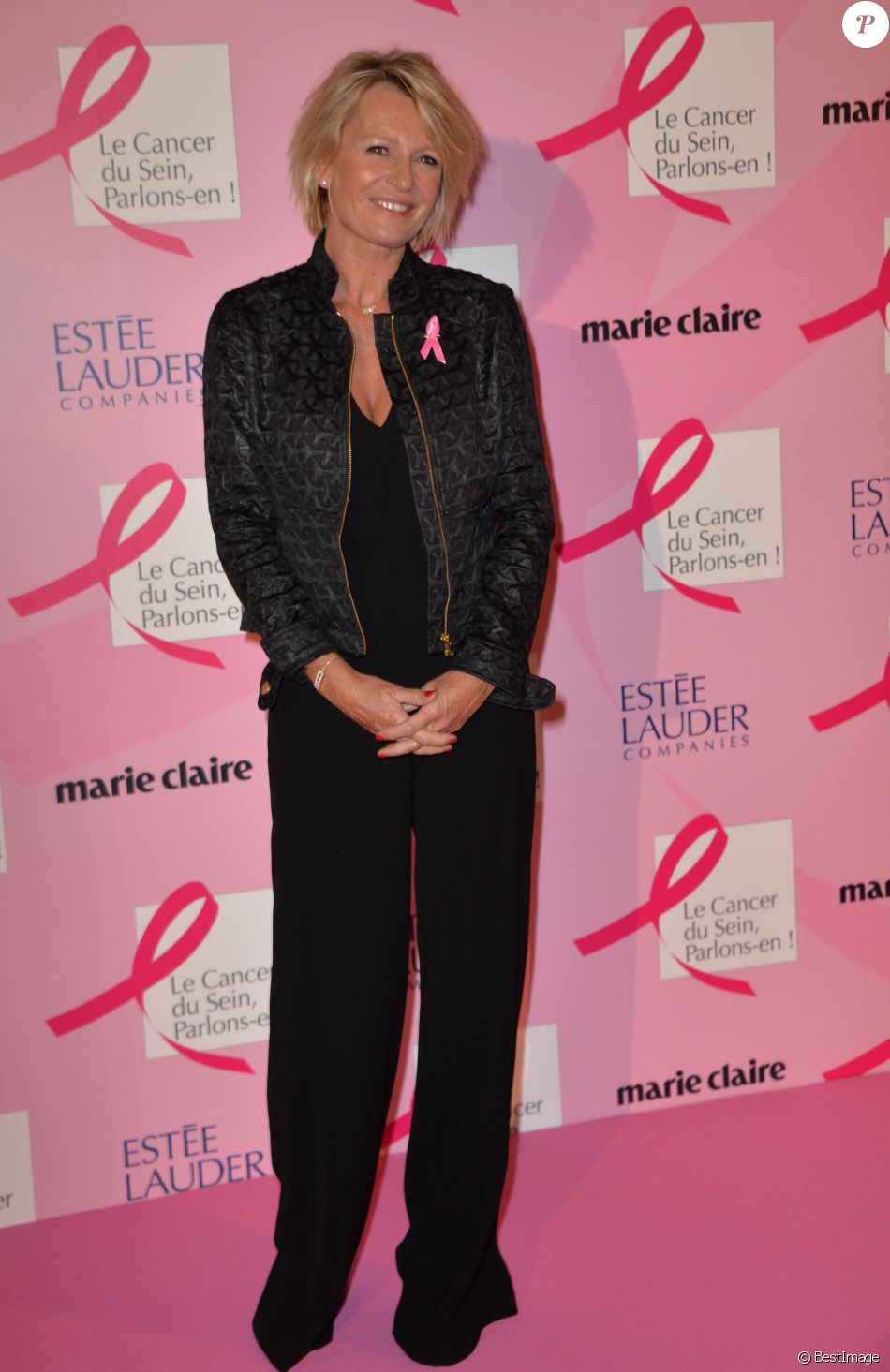 Sophie Davant - Soirée de lancement d&#039;Octobre Rose (le mois de lutte contre le cancer du sein) au Palais Chaillot à Paris le 28 septembre 2015. Lors de cette soirée prestigieuse, les équipes de l&#039;association &quot;Le cancer du sein, Parlons-en!&quot; et les dirigeants du groupe Estée Lauder illumineront la Tour Eiffel en rose.