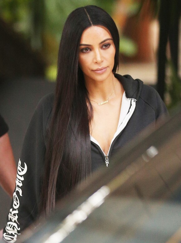 Kim Kardashian se promène à Bel Air, Los Angeles, le 4 janvier 2017.
