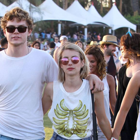 Emma Roberts et son compagnon Evan Peters au 3ème jour du festival de musique Coachella à Indio. Le 13 avril 2014