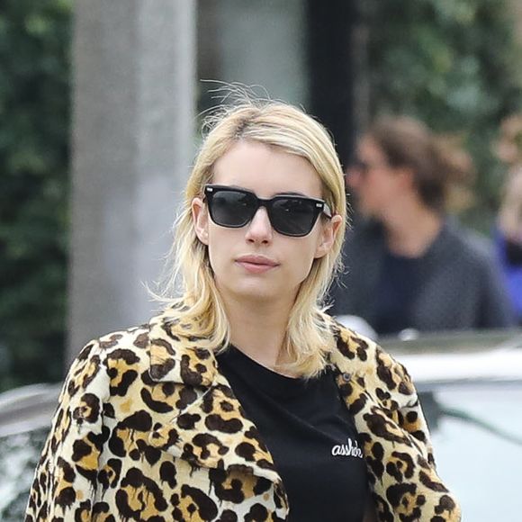Emma Roberts, la bague au doigt, à la sortie de la boutique A.P.C Store à Los Angeles, le 4 janvier 2017