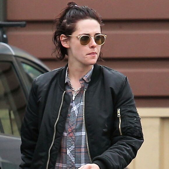 Kristen Stewart et sa compagne Stella Maxwell font du shopping à Los Feliz. Los Angeles, le 4 janvier 2017