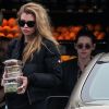 Kristen Stewart et sa compagne Stella Maxwell font du shopping à Los Feliz. Los Angeles, le 4 janvier 2017