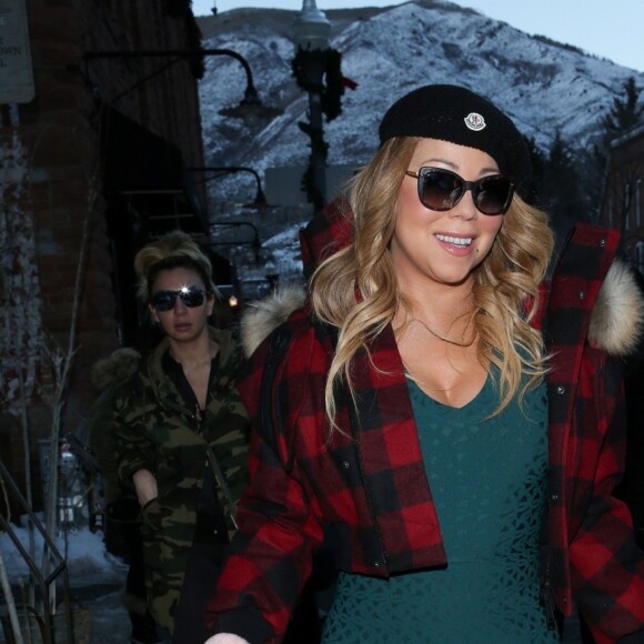 Exclusif - Mariah Carey fait ses derniers achats de Noël dans les boutiques Ermenegildo Zegna et Dolce & Gabbana à Aspen dans le Colorado le 24 décembre 2016.