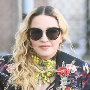 Madonna a choisi un look coloré pour assister au Billboard Women Music 2016 à New York le 9 décembre 2016