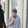 Angelina Jolie emmène ses enfants Shiloh et Knox manger une glace lors de leurs vacances au ski à Crested Butte dans le Colorado, le 2 janvier 2017.