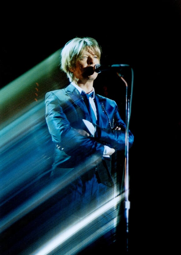 David Bowie en concert à Munich le 28 février 2002.