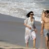 Exclusif - Wendi Deng (ex-femme de Rupert Murdoch) se promène sur la plage avec son compagnon Bertold Zahoran sur l'île de Saint-Barthélémy, Antilles, France, le 29 décembre 2016.