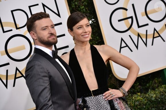 Justin Timberlake et Jessica Biel posent ensemble lors des Golden Globe Awards à Beverly Hills, Los Angeles, le 8 janvier 2017.