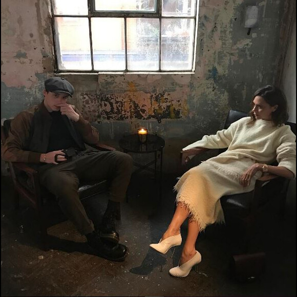 Photo de Brooklyn et Victoria Beckham à la présentation de la nouvelle collection de Kent & Curwen. Londres, le 8 janvier 2017.