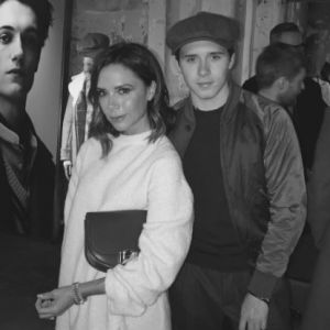 Victoria et Brooklyn Beckham à la présentation de la nouvelle collection de Kent & Curwen. Londres, le 8 janvier 2017.