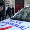 La Police Technique et Scientifique quitte l'hôtel résidence ou Kim Kardashian a été attaquée par des assaillants armés déguisés en policiers à 2h40 du matin à Paris le 3 octobre 2016.