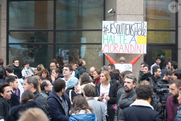 Rassemblement devant les locaux de iTélé à Boulogne Billancourt au neuvième jour de grève de la société des journalistes le 25 octobre 2016. 25/10/2016 - Boulogne Billancourt