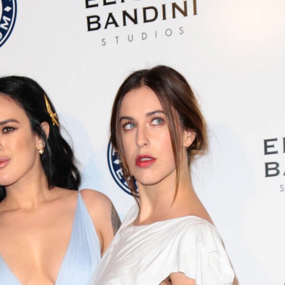 Rumer Willis et sa soeur Scout LaRue Willis Rumer Willis et sa soeur Scout LaRue Willis lors du 10ème Gala Annuel "The Art Of Elysium" au studios Red à Los Angeles, Californie, Etats-Unis, le 7 janvier 2017.