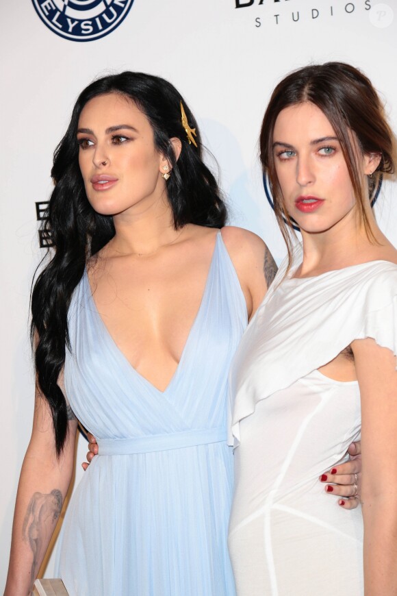 Rumer Willis et sa soeur Scout LaRue Willis Rumer Willis et sa soeur Scout LaRue Willis lors du 10ème Gala Annuel "The Art Of Elysium" au studios Red à Los Angeles, Californie, Etats-Unis, le 7 janvier 2017.
