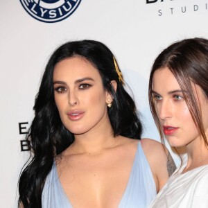 Rumer Willis et sa soeur Scout LaRue Willis Rumer Willis et sa soeur Scout LaRue Willis lors du 10ème Gala Annuel "The Art Of Elysium" au studios Red à Los Angeles, Californie, Etats-Unis, le 7 janvier 2017.