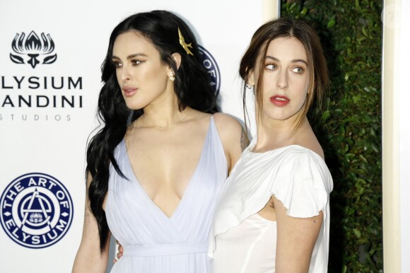 Rumer Willis et sa soeur Scout LaRue Willis lors du 10ème Gala Annuel "The Art Of Elysium" au studios Red à Los Angeles, Californie, Etats-Unis, le 7 janvier 2017. © Future-Image/Zuma Press/Bestimage
