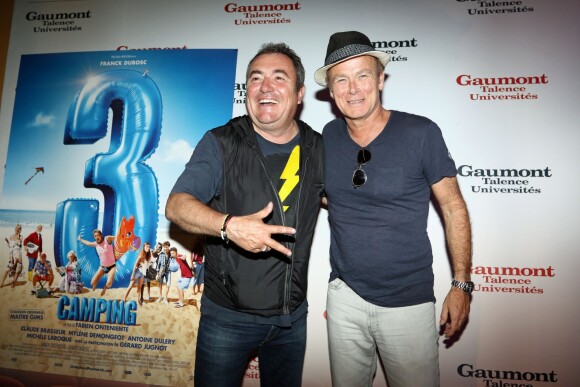 Fabien Onteniente et Franck Dubosc lors de la présentation du film "Camping 3" au cinéma Gaumont-Talence à Talence, le 8 juin 2016.