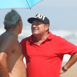 Fabien Onteniente et Antoine Duléry - Tournage du film "Camping 3" sur la plage de Biscarosse, le 25 août 2015.