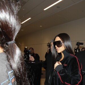 Kim Kardashian et Scott Disick vont prendre un avion à l'aéroport de Los Angeles le 12 janvier 2017