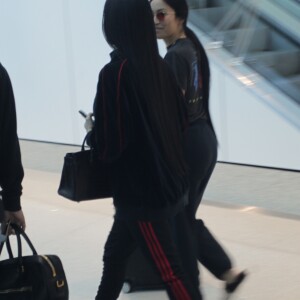 Kim Kardashian et Scott Disick vont prendre un avion à l'aéroport de Los Angeles le 12 janvier 2017