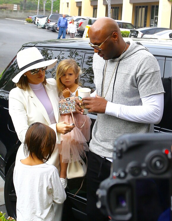 Lamar Odom et sa femme Khloé Kardashian avec ses enfants Mason Disick et Penelope Disick - Les membres de la famille Kardashian arrivent à l'église de Agoura Hills pour la messe de Pâques à Hagoura Hills le 27 Mars 2016. 