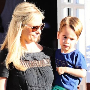 Sarah Michelle Gellar à la sortie du Brentwood Country Mart avec ses enfants Charlotte et Rocky, le 13 août 2015.