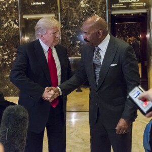 Le président élu Donald Trump et Steve Harvey à New York, le 13 janvier 2017.