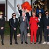 Katy Perry déguisée en Hillary Clinton avec un ami déguisé en Bill Clinton et Orlando Bloom (compagnon de Katy Perry) déguisé en Donald Trump ( masque, cheveux orange) à la fête d'halloween de Kate Hudson à Brentwood le 28 octobre 2016