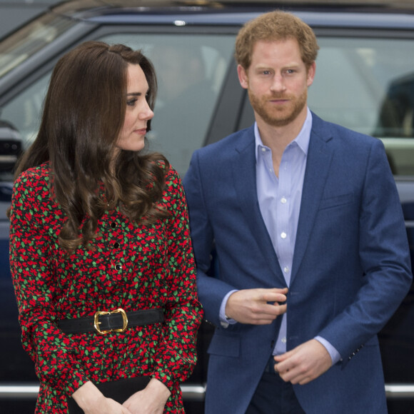 La duchesse Catherine de Cambridge et le prince Harry à la fête de Noël de Heads Together à Londres le 19 décembre 2016