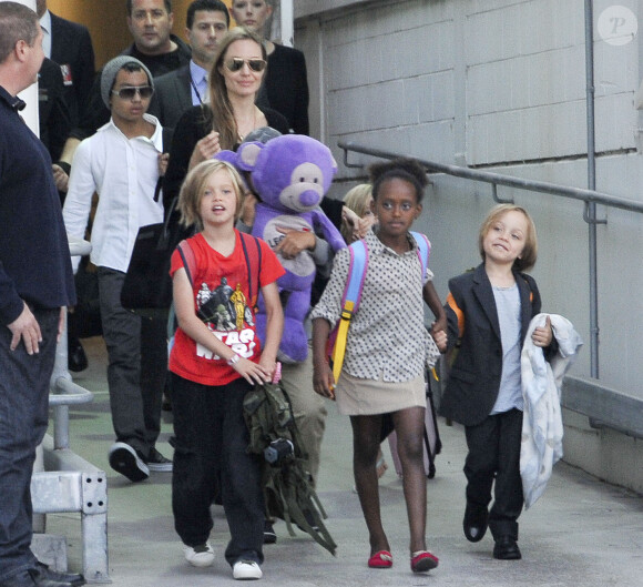 Angelina Jolie avec ses enfants Maddox, Zahara, Pax, Shiloh, Knox & Vivienne à Sydney, le 5 septembre 2013.