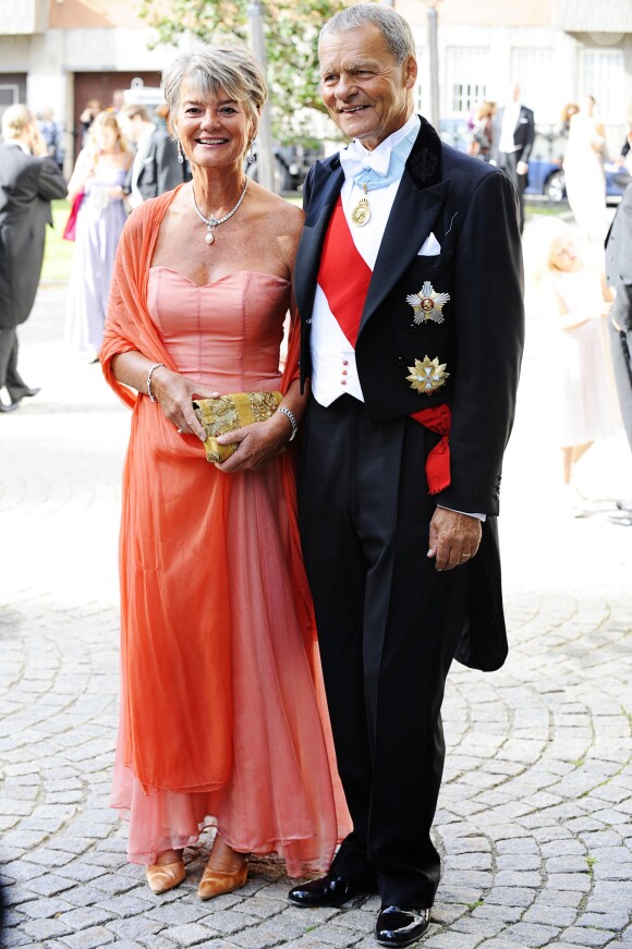 Ulf Dinkelspiel et son épouse Louise lors du mariage de leur fils Jan Dinkelspiel avec Ellen Stendahl, amie de la princesse Madeleine de Suède, à Stockholm le 29 août 2009.