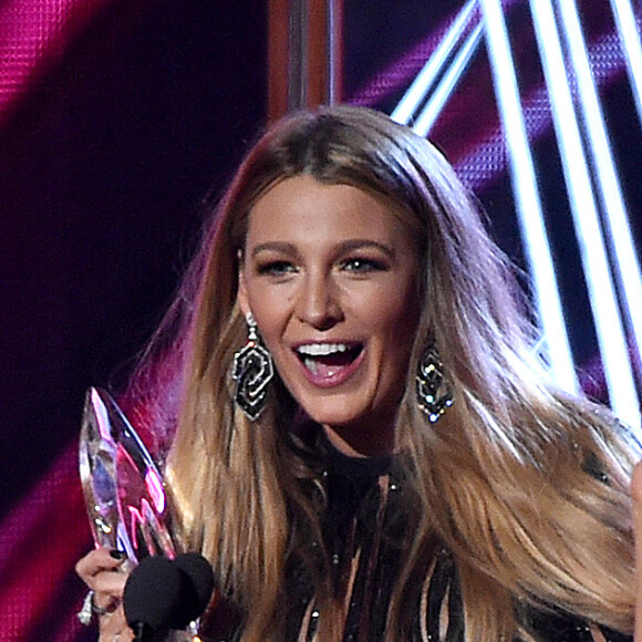 Blake Lively à la soirée des People's Choice awards à Los Angeles, le 18 janvier 2017.