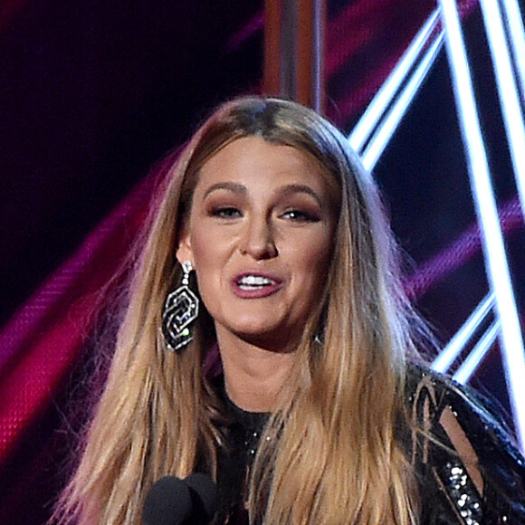 Blake Lively à la soirée des People's Choice awards à Los Angeles, le 18 janvier 2017.