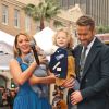 Ryan Reynolds avec sa femme Blake Lively et leurs deux filles. L'acteur a reçu son étoile sur le Walk of Fame à Hollywood, le 15 décembre 2016