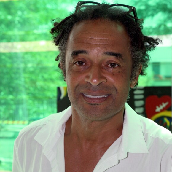 Yannick Noah chante pour les enfants malades de l'hôpital Cochin à Paris, le 24 juin 2015.