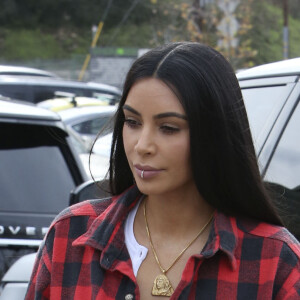 Kim Kardashian et Kanye West retrouvent Kourtney Kardashian pour déjeuner à Calabasas, le 18 janvier 2017