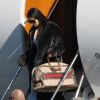 Kim Kardashian arrive en jet privé à Los Angeles. La star est entourée de nombreux gardes du corps. Kim a fait le tour du globe en 48h, de retour de Dubai pour une Master Class maquillage, elle était hier à New York sur le tournage de Ocean's Eight où elle fait une apparition dans le film! Le 17 janvier 2017
