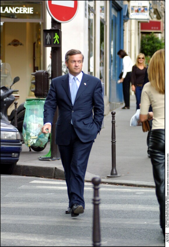 Première apparition publique de Jean-Marie Messier depuis l'annonce de sa démission. Paris, le 2 juillet 2002.