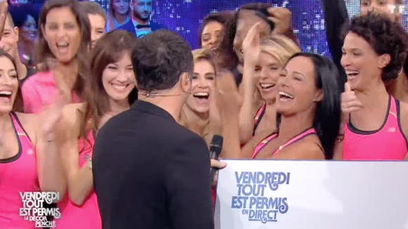 VTEP : Arthur et sa chérie Mareva Galanter s'embrassent en direct !