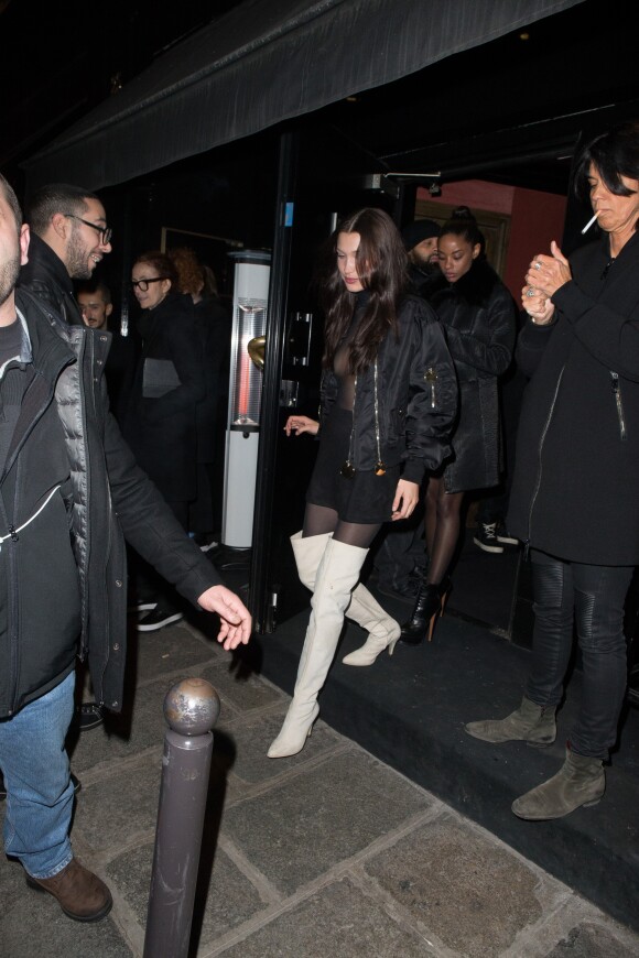 Exclusif - Bella Hadid et Fanny Bourdette-Donon (Relations publiques internationales chez Dior) sortent de l'after party du défilé "Givenchy" Hommes au club Le Pompon (anciennement Le Magnifique) à Paris, le 20 janvier 2017, pendant la semaine de la mode masculine à Paris.
