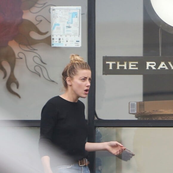 Amber Heard va rendre visite à un ami à Los Angeles, le 18 Janvier 2017. © CPA/Bestimage