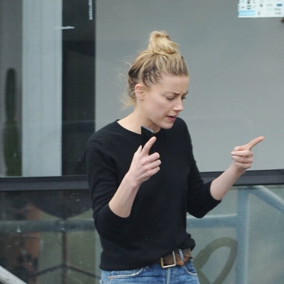 Amber Heard va rendre visite à un ami à Los Angeles, le 18 Janvier 2017. © CPA/Bestimage