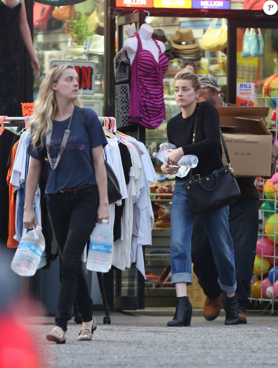 Amber Heard et sa soeur Whitney à la sortie de chez 99 Cents à Los